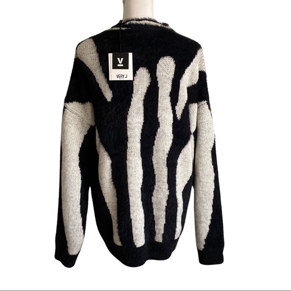 🏷 NWT VeryJ Super Soft Sweater - Picture 4 of 6